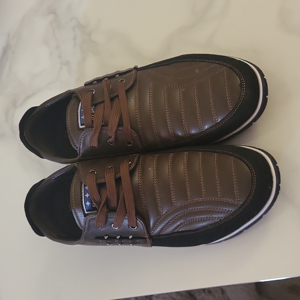 Shoes - Picture 2 of 5